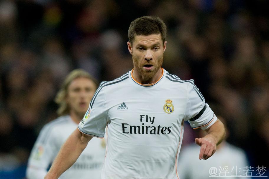 21岁奇才闪耀！皇马晋级8强，3球1助引爆全场，阿隆索展笑颜