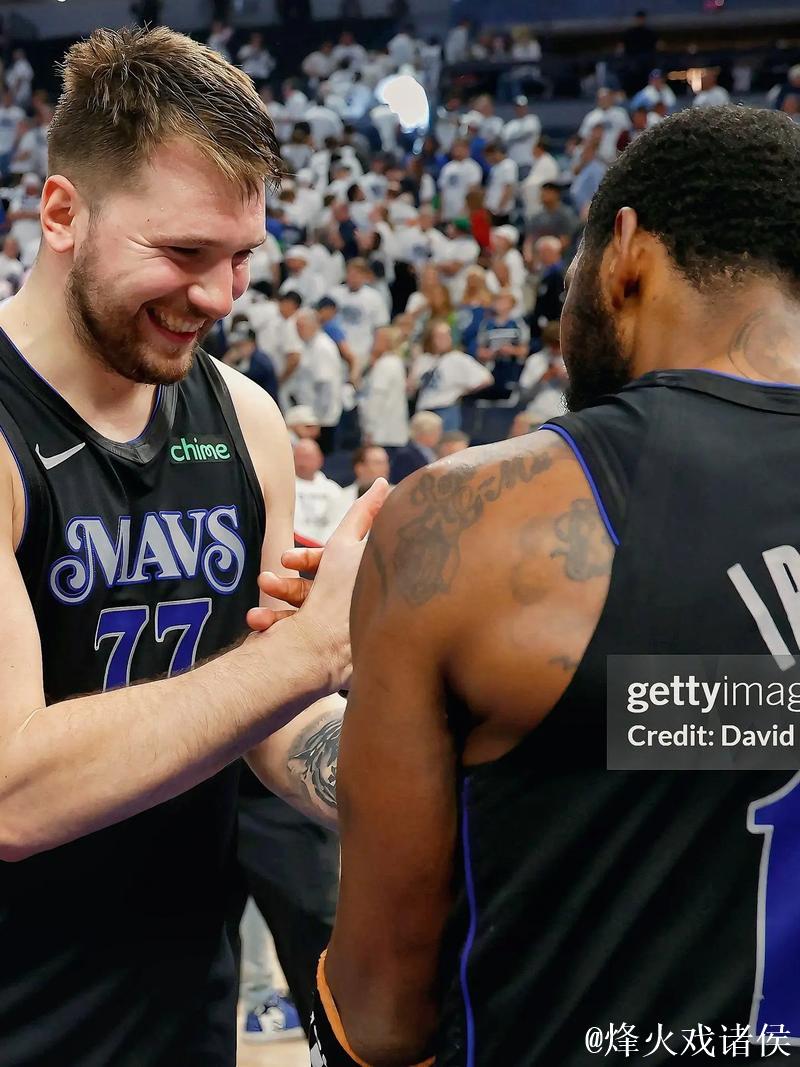 东契奇携手斯玛特狂砍43分10板16助! 东契奇携手斯玛特狂砍43分10板16助!